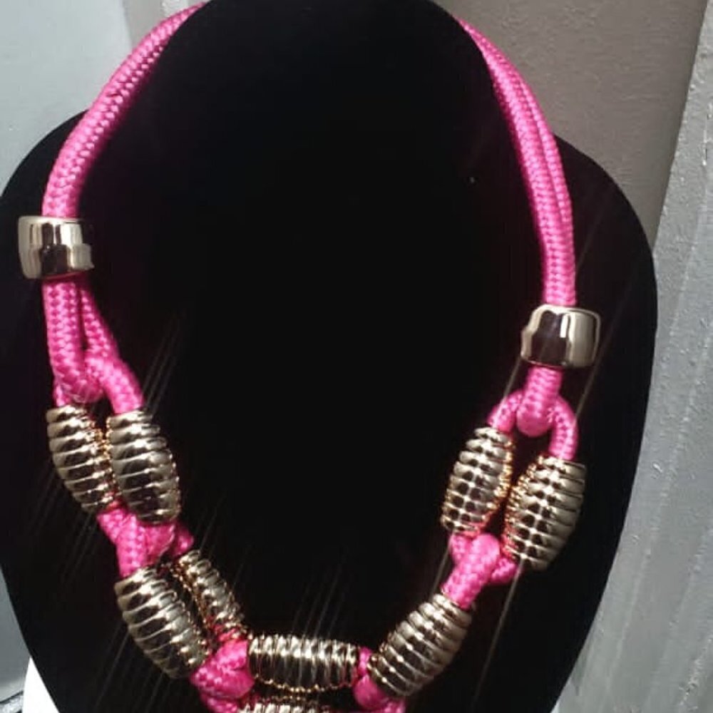 💃Hot Pink Chunky Gold String Rope Necklace🌴 - Picture 2 of 4
